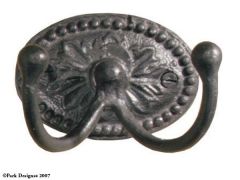 Medallion Dbl Hook-iron