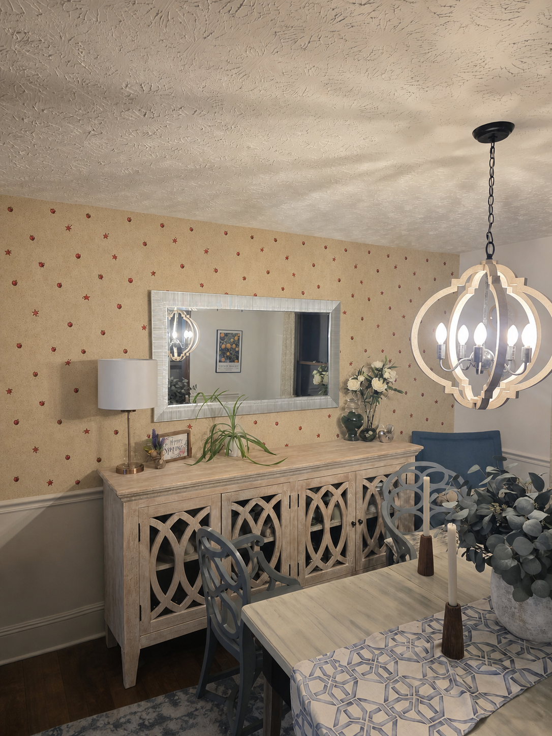 Customer room with Tan Speckled Apple Spot Wallpaper